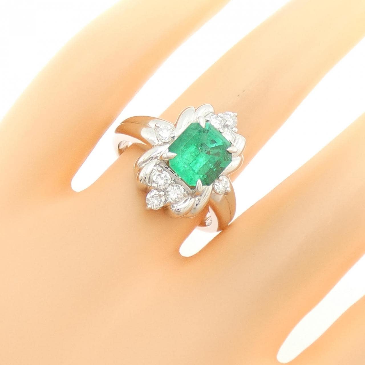 PT900 エメラルド リング 2.14CT