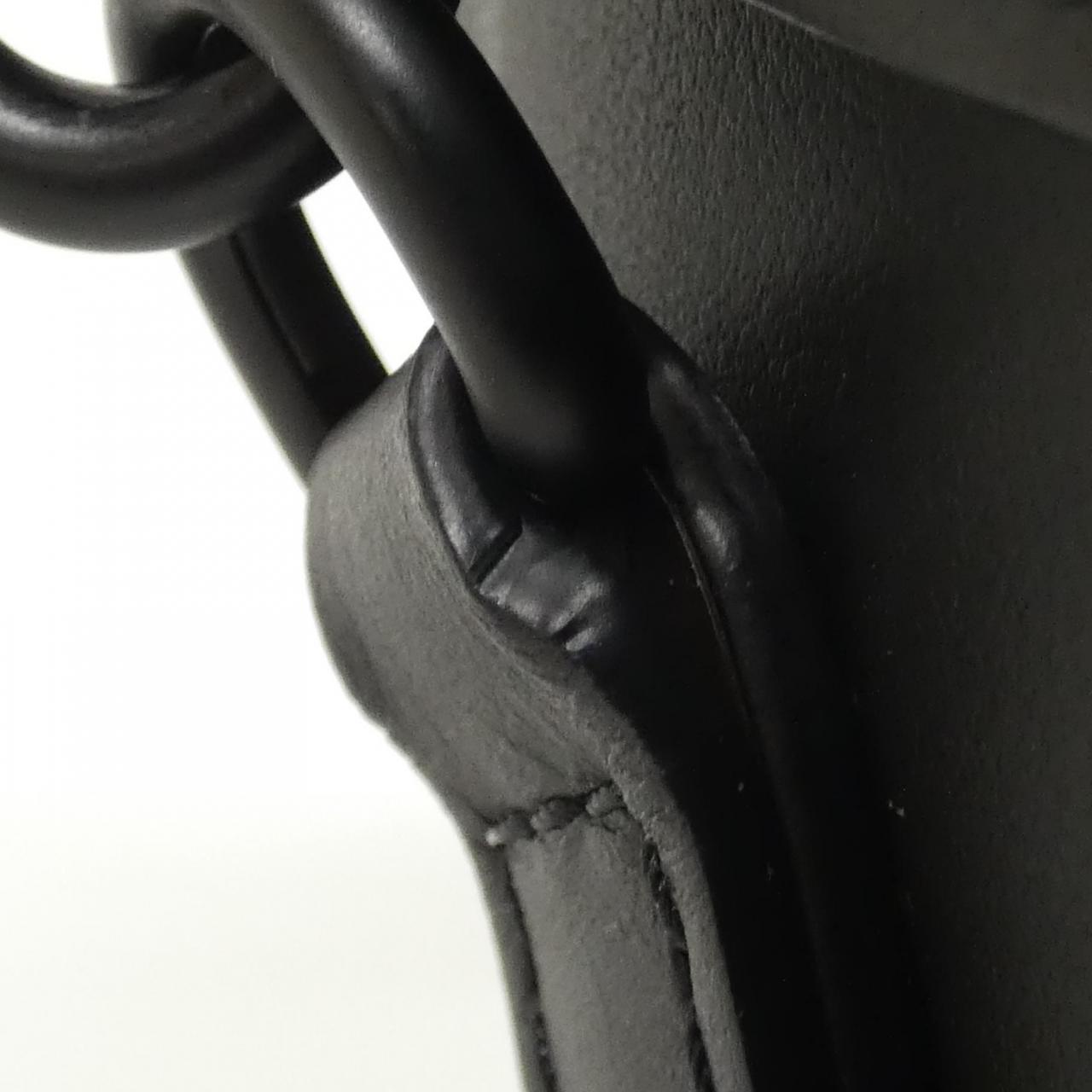 LOUIS VUITTON Taurillon Monogram竖版Trunk 可穿戴钱包 M82070 单肩包