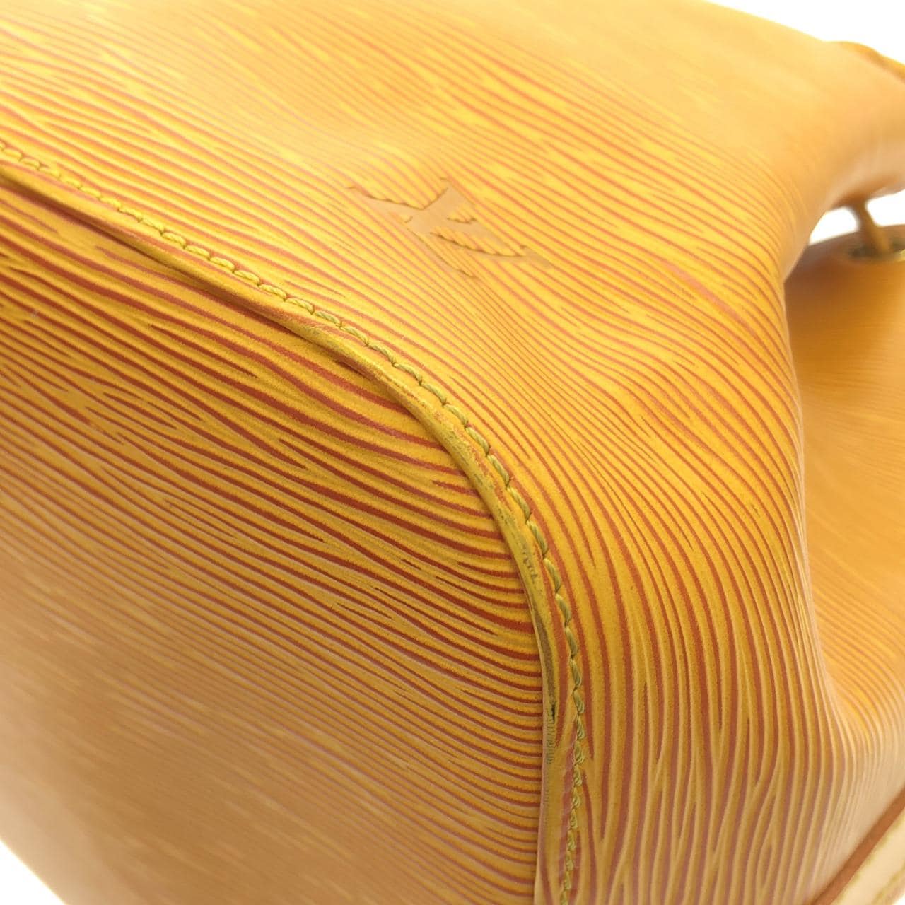 ルイヴィトン エピ プチ ノエ M44109 ショルダーバッグ