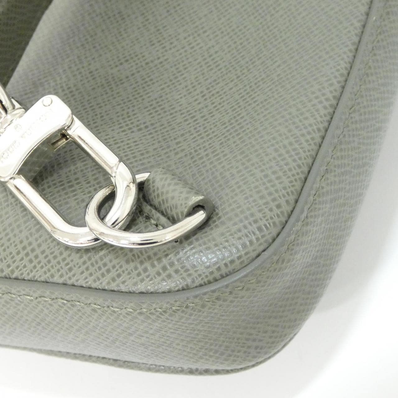 ルイヴィトン タイガ アヴェニュー スリングバッグ M30973 ショルダーバッグ