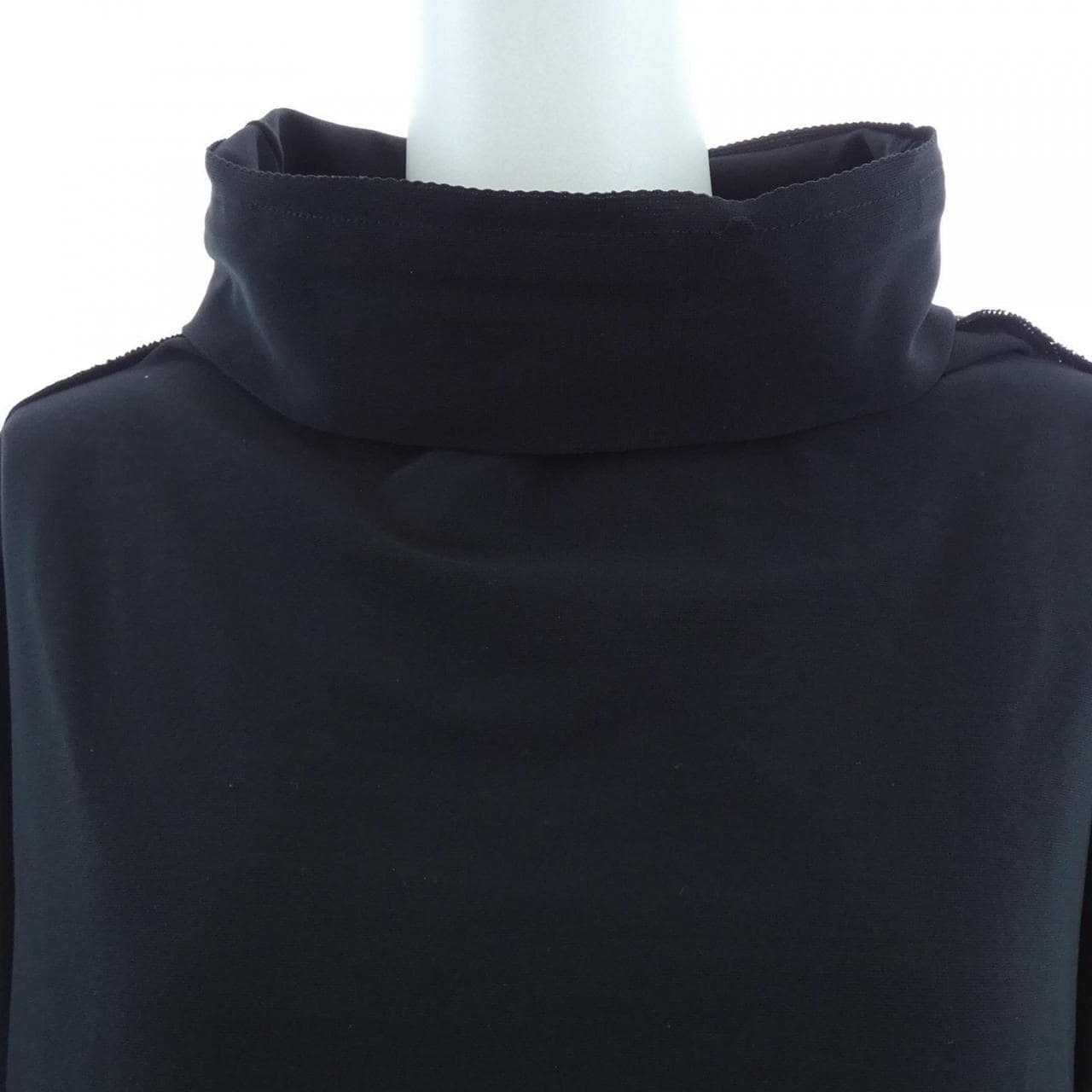 ミーイッセイミヤケ me ISSEY MIYAKE MI02KJ553 トップス