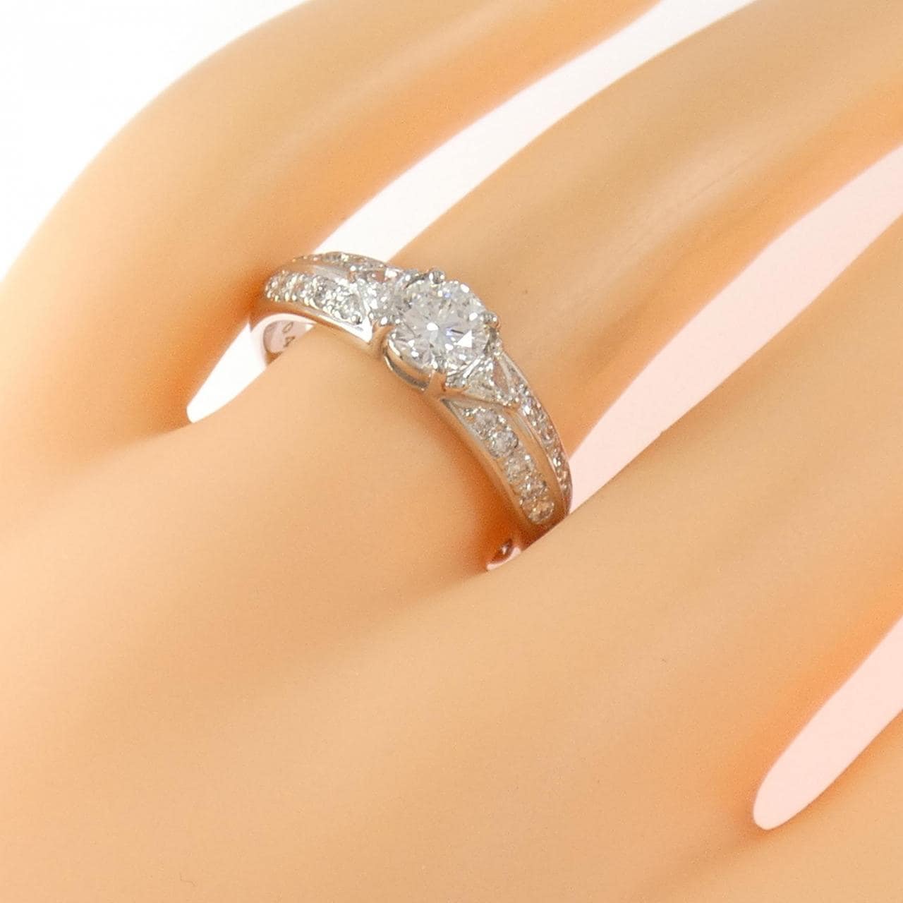 PT900 ダイヤモンド リング 0.524CT F SI2 VG