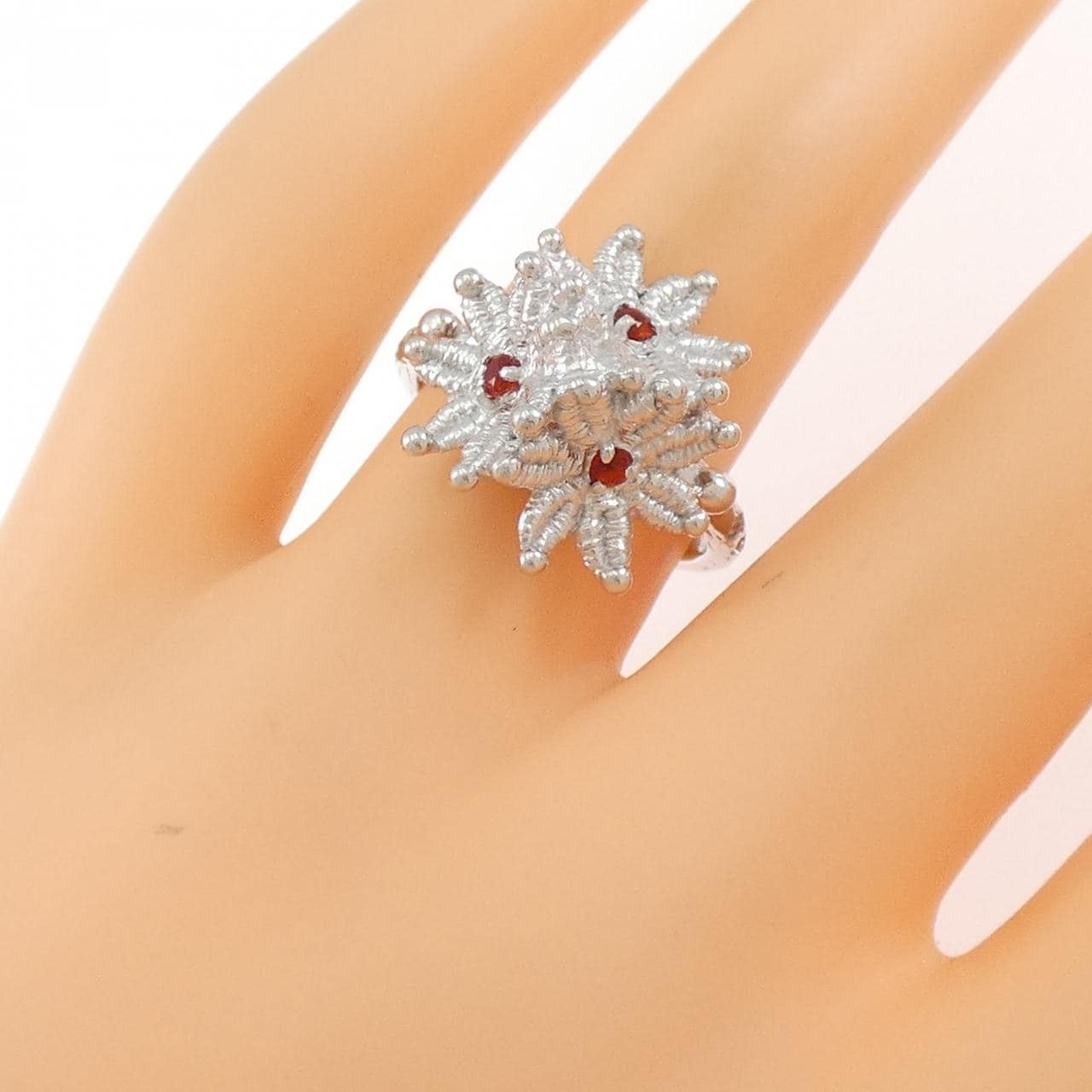 K18WG フラワー オパール リング 0.07CT