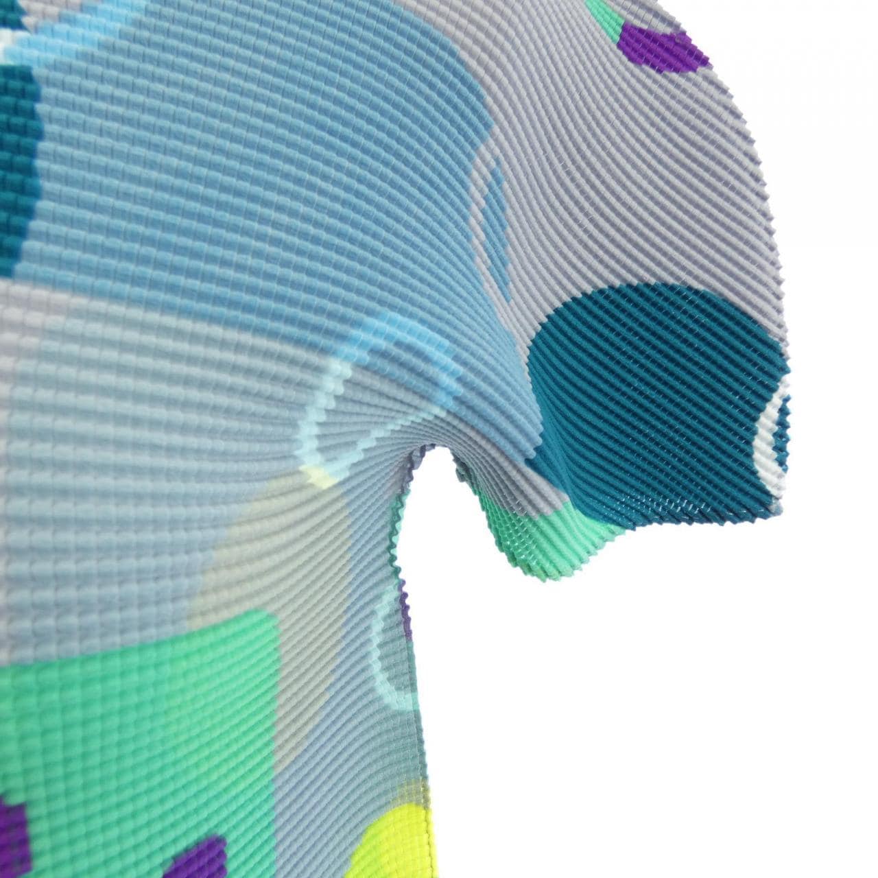 ミーイッセイミヤケ me ISSEY MIYAKE MI53FK396 SOMEWHERE トップス