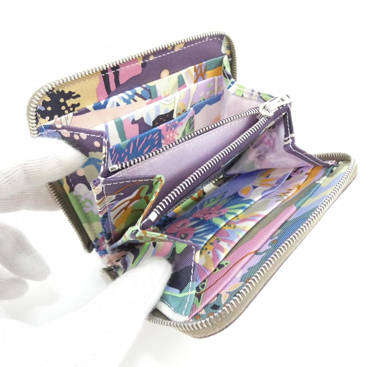 エルメス EN LIBERTE シルク イン コンパクト 084266CK 財布