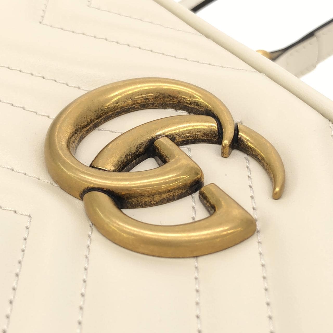 グッチ GG MARMONT 447632 DTD1T ショルダーバッグ