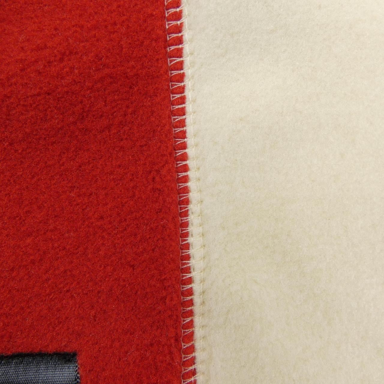 シュプリーム SUPREME MUFFLER