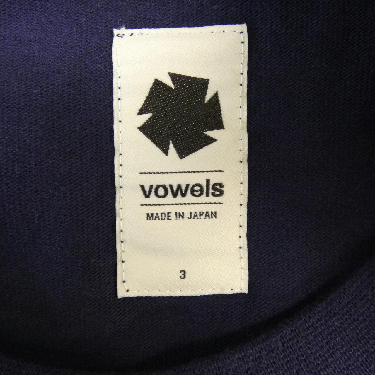 VOWELS Tシャツ