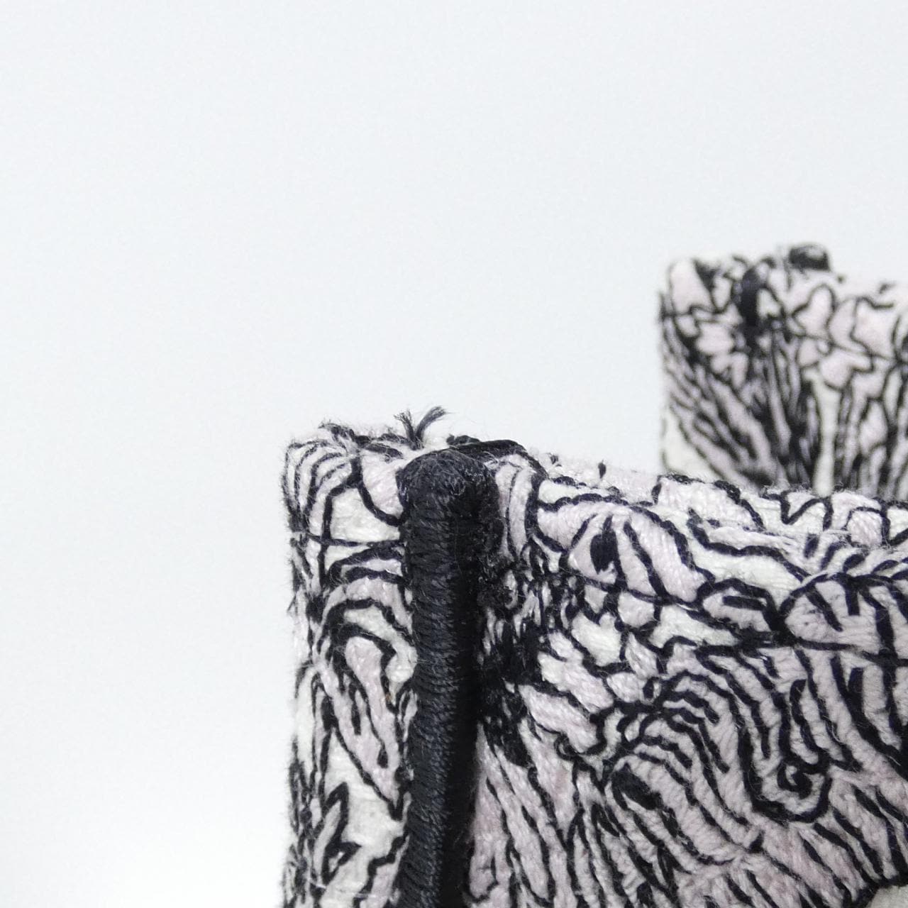 クリスチャンディオール DIOR AROUND THE WORLD ディオール ブック トート ミディアム M1296ZEDO バッグ