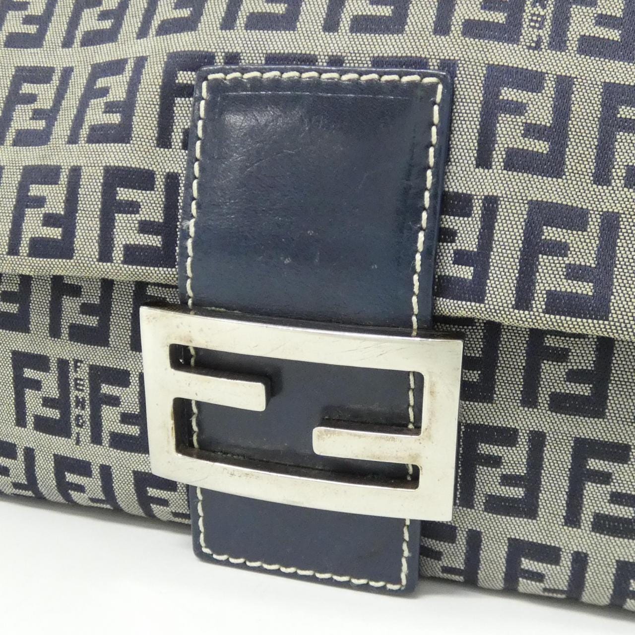 【ヴィンテージ】フェンディ マンマ バゲット 26325 ショルダーバッグ