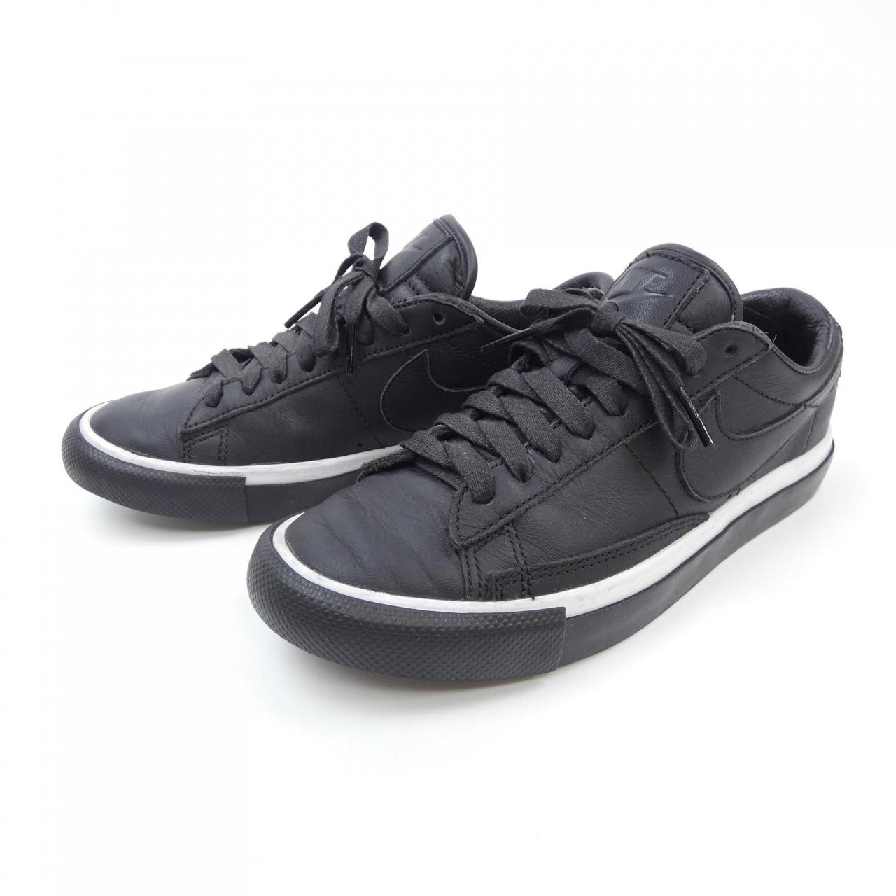 ナイキ NIKE スニーカー