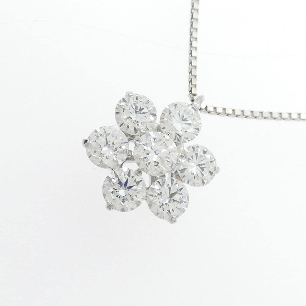 K18WG フラワー ダイヤモンド ネックレス 1.30CT