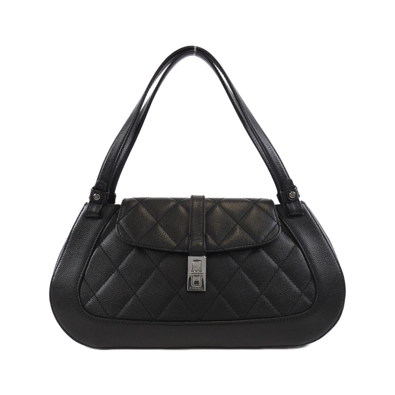 CHANEL shoulder bag