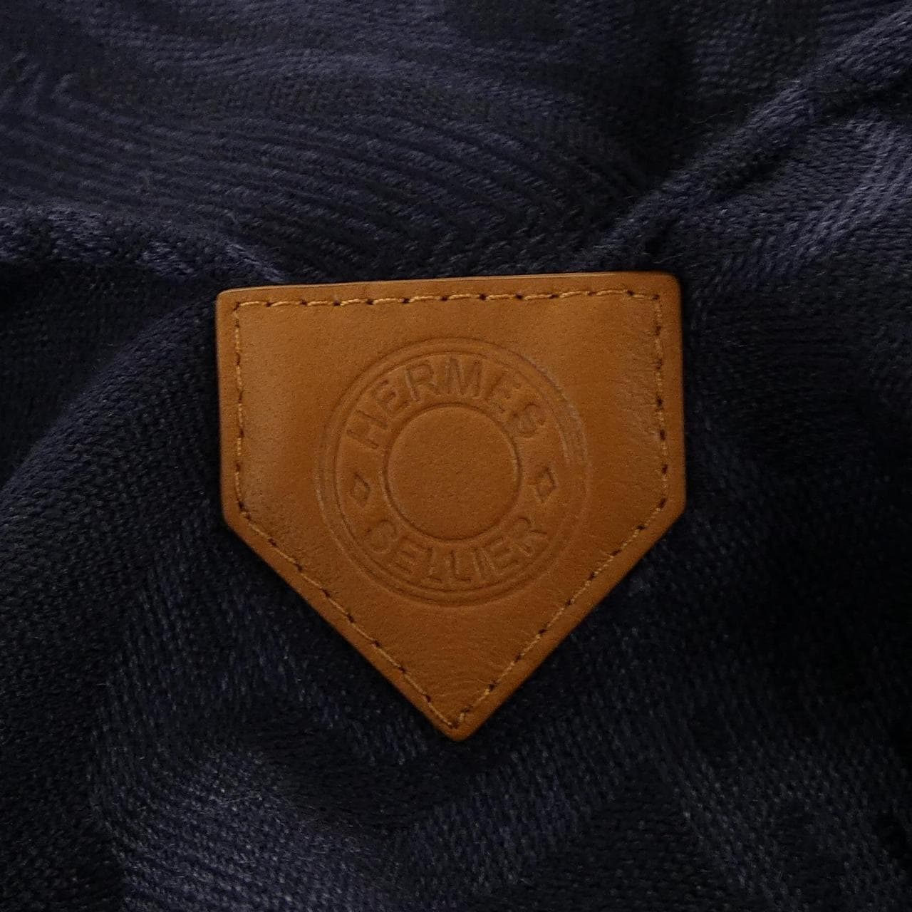 エルメス HERMES NEW LIBRIS H782494S　ニューリブリス ケープ