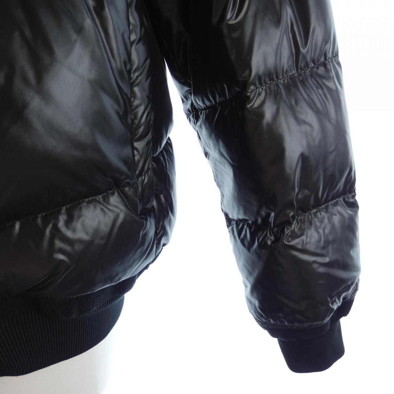 モンクレール MONCLER ダウンジャケット
