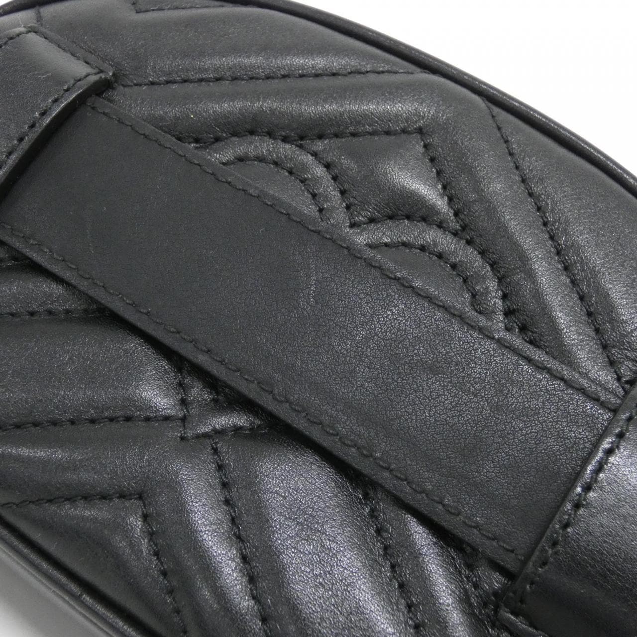 グッチ GG MARMONT 476434 DSVRT ウエストバッグ