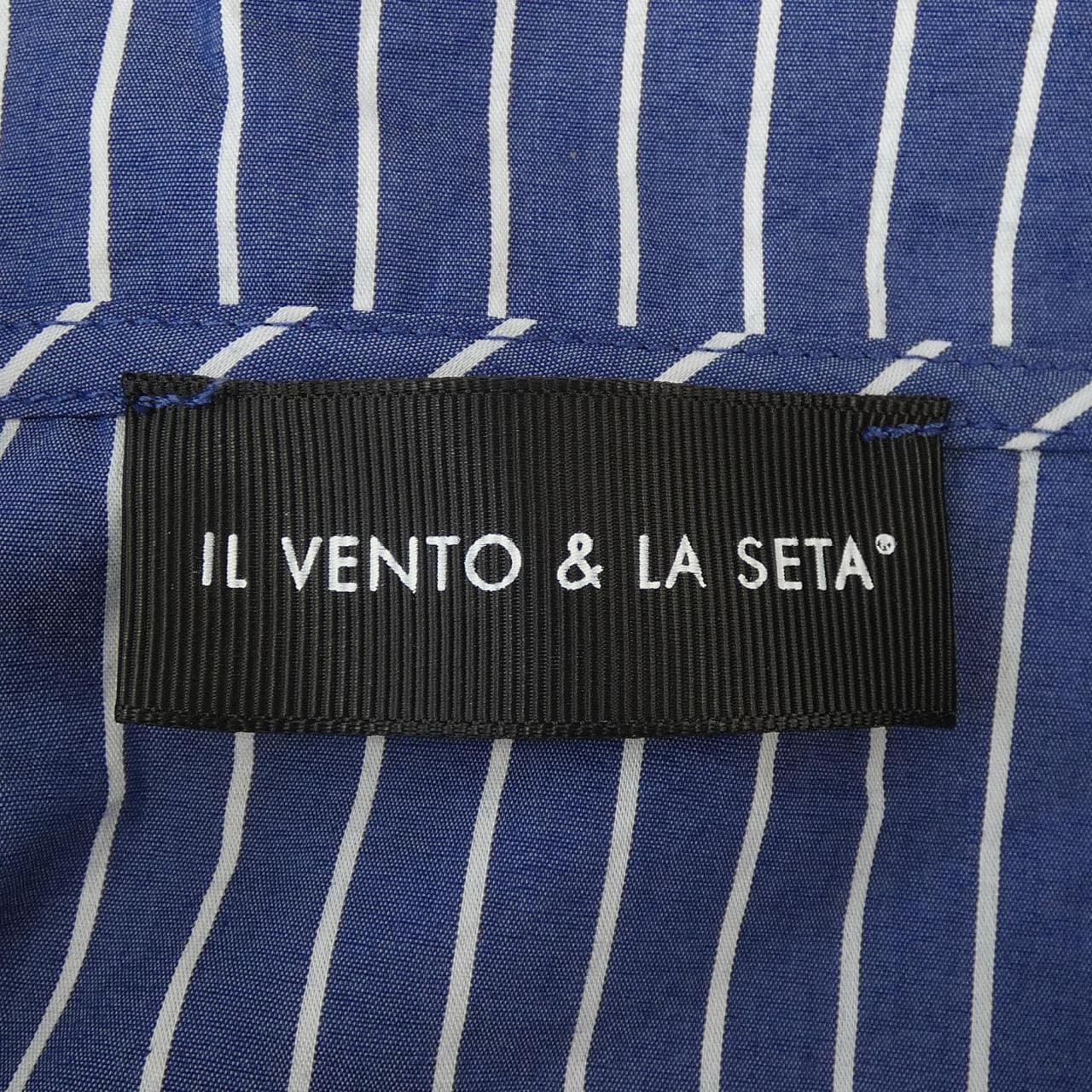 IL VENTO&LA SATA トップス