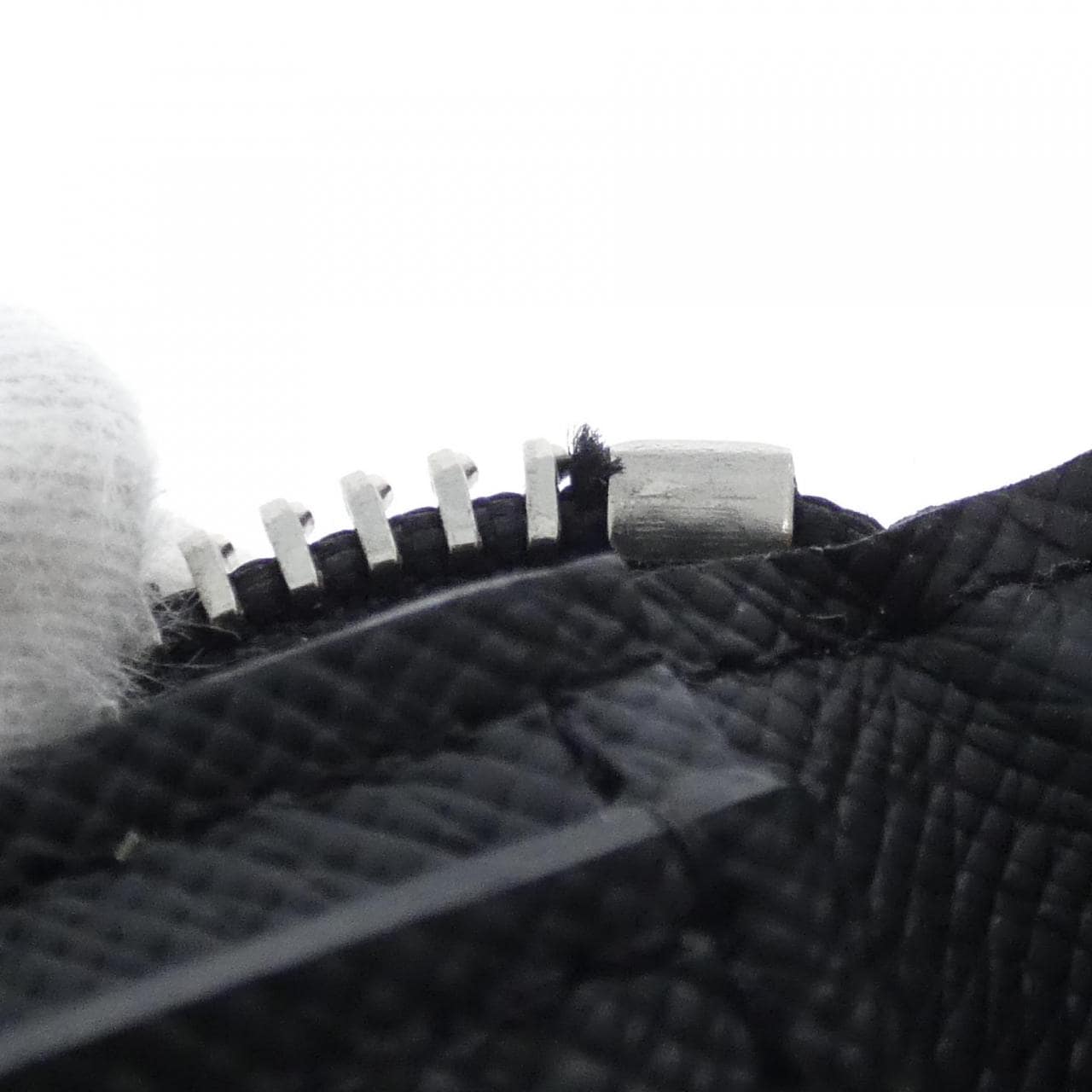 ルイヴィトン ダミエ グラフィット ジッピー ウォレット ヴェルティカル N63095 財布