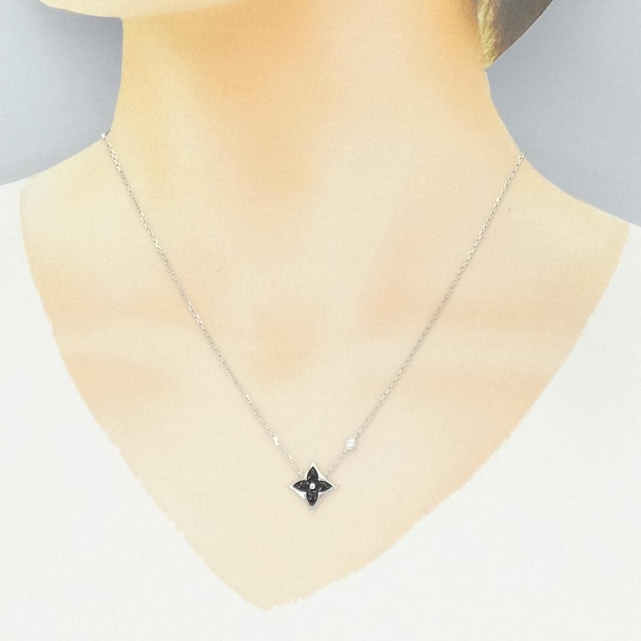 ルイヴィトン スター ブロッサム ネックレス