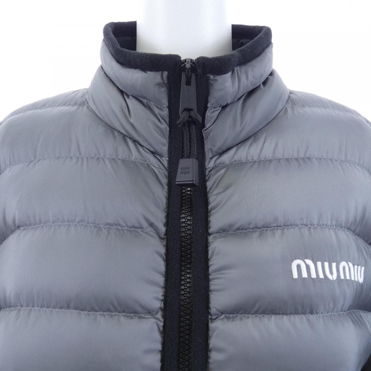 ミュウミュウ MIU MIU MIU MIU ロゴ ML1347 SOOO 1754 ダウンジャケット