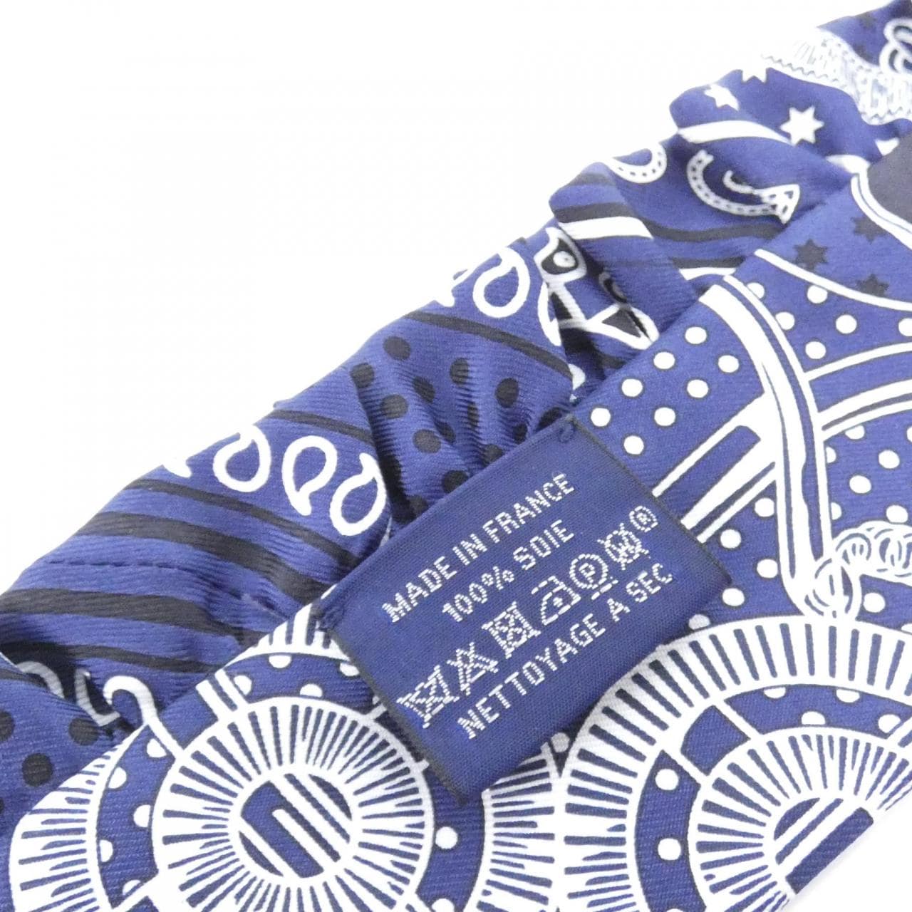 エルメス EPERON D'OR BANDANA ツイリー フリル 852978S スカーフ