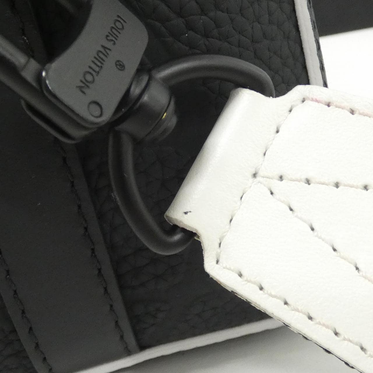 ルイヴィトン LVxFIFA シティ キーポル M21543 ショルダーバッグ