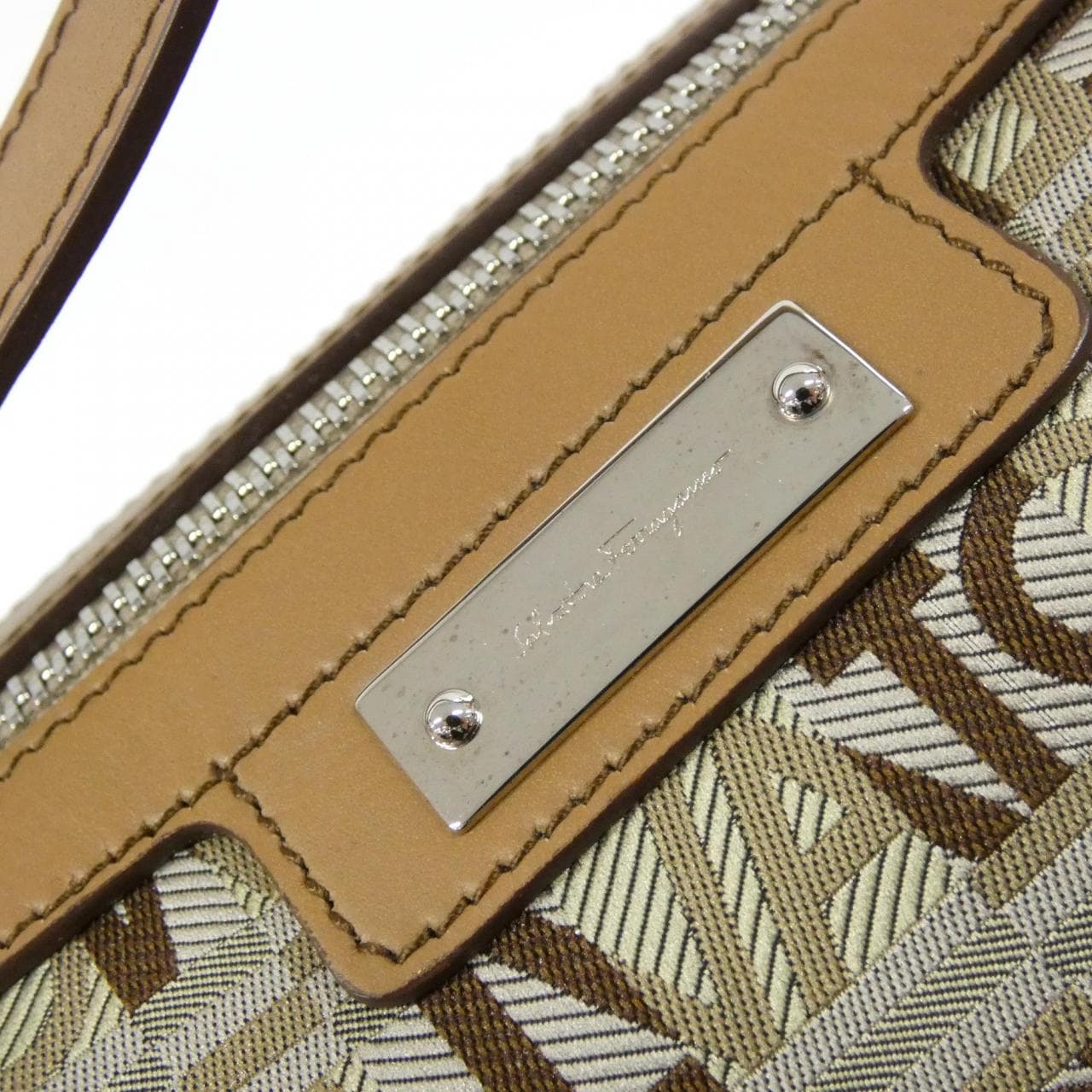 サルヴァトーレフェラガモ 22 A267 バッグ