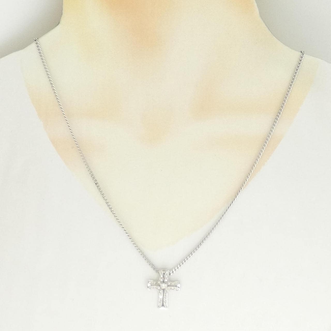 K18WG クロス ダイヤモンド ネックレス 0.30CT