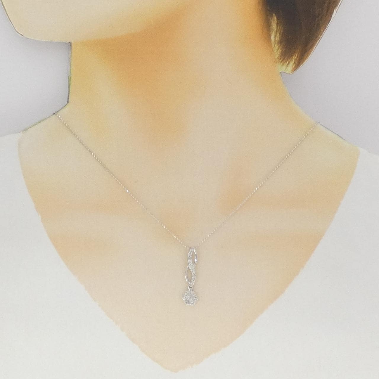 PT900/K18WG フラワー ダイヤモンド ネックレス 0.55CT