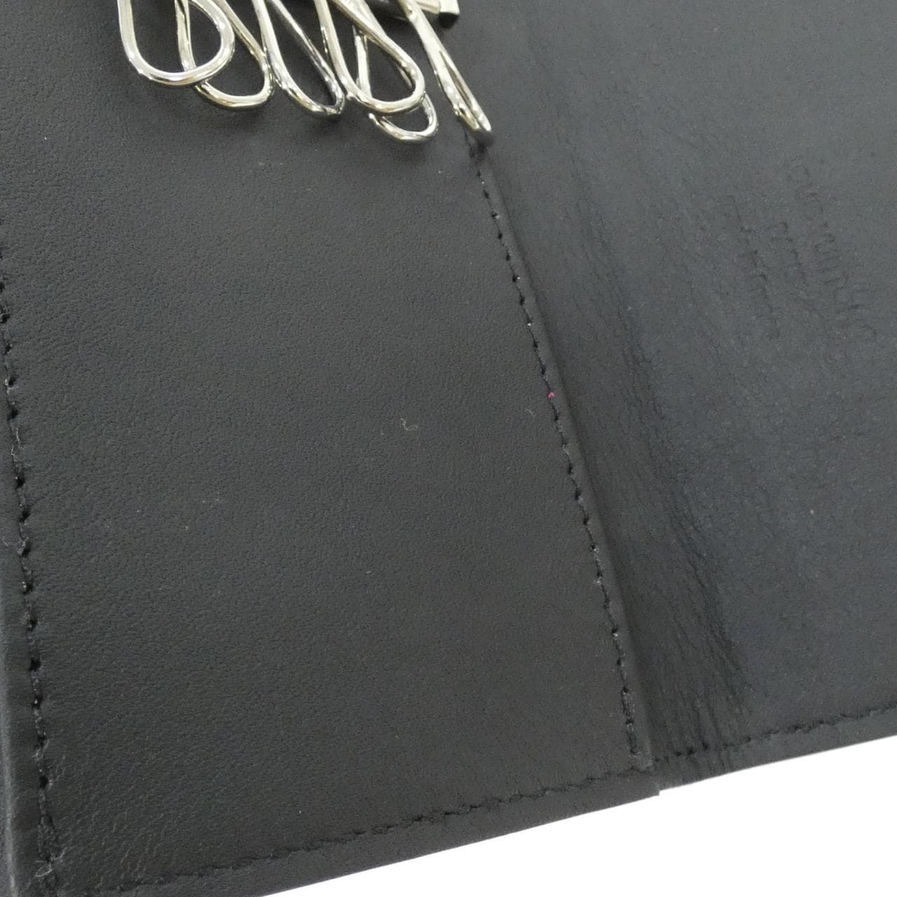 ルイヴィトン モノグラム シャドウ ミュルティクレ M14825 キーケース