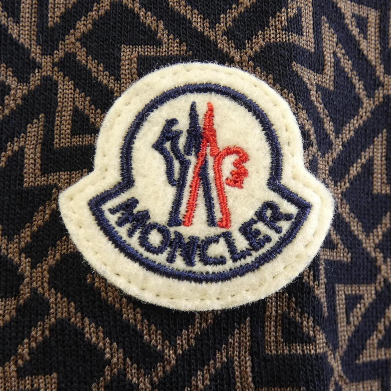 モンクレール MONCLER 10918G00013 パーカー