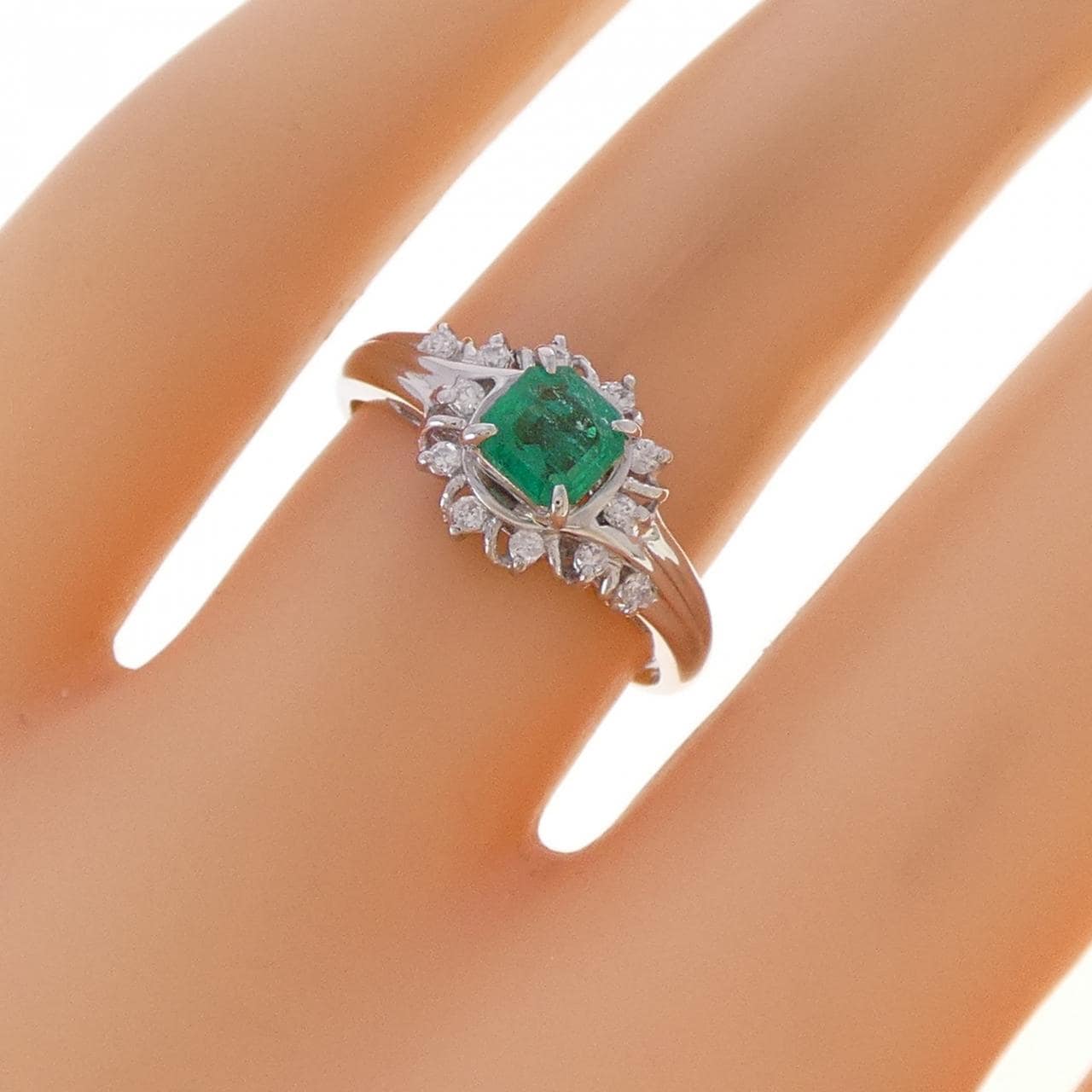 PT900 エメラルド リング 0.37CT