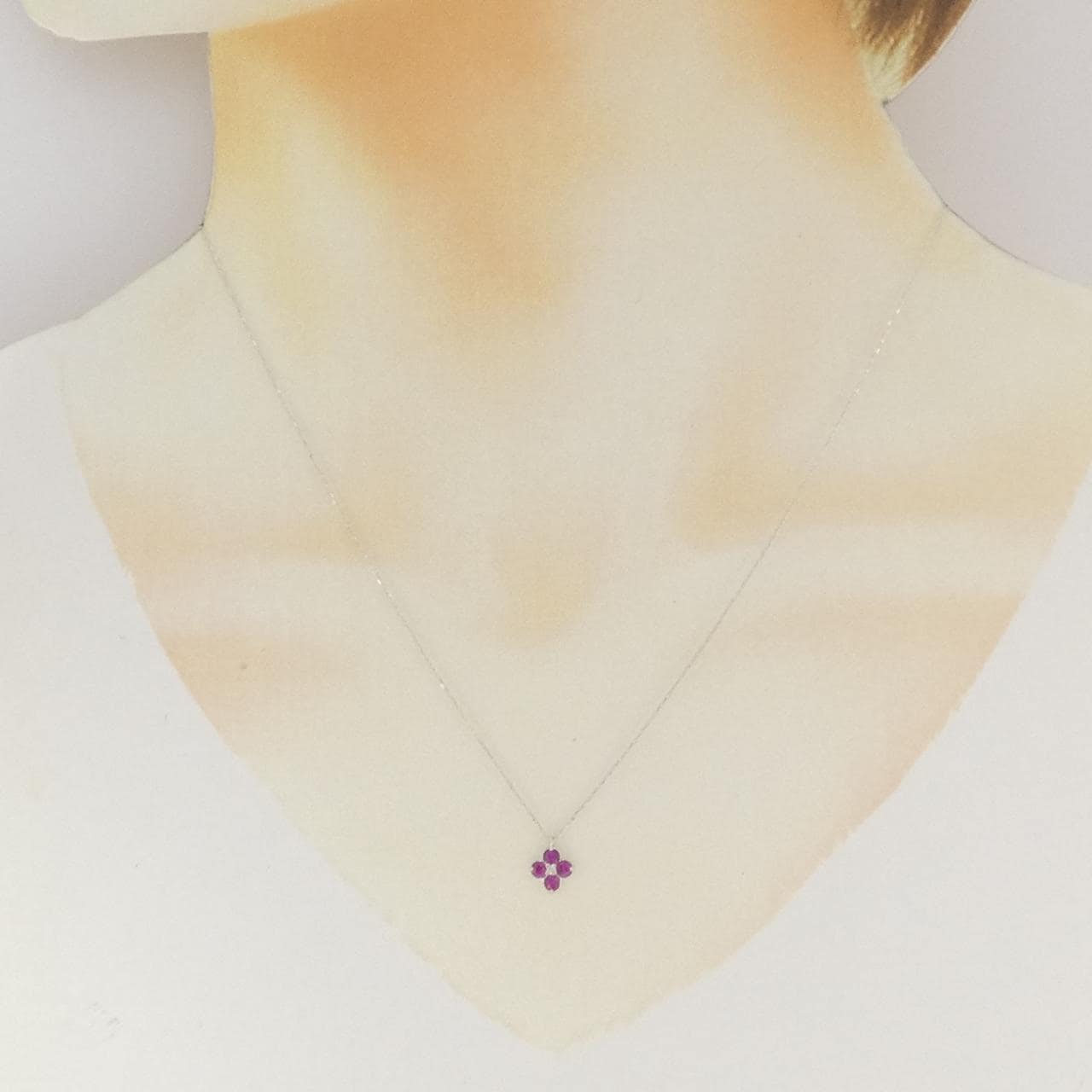 K18WG フラワー ルビー ネックレス 0.23CT
