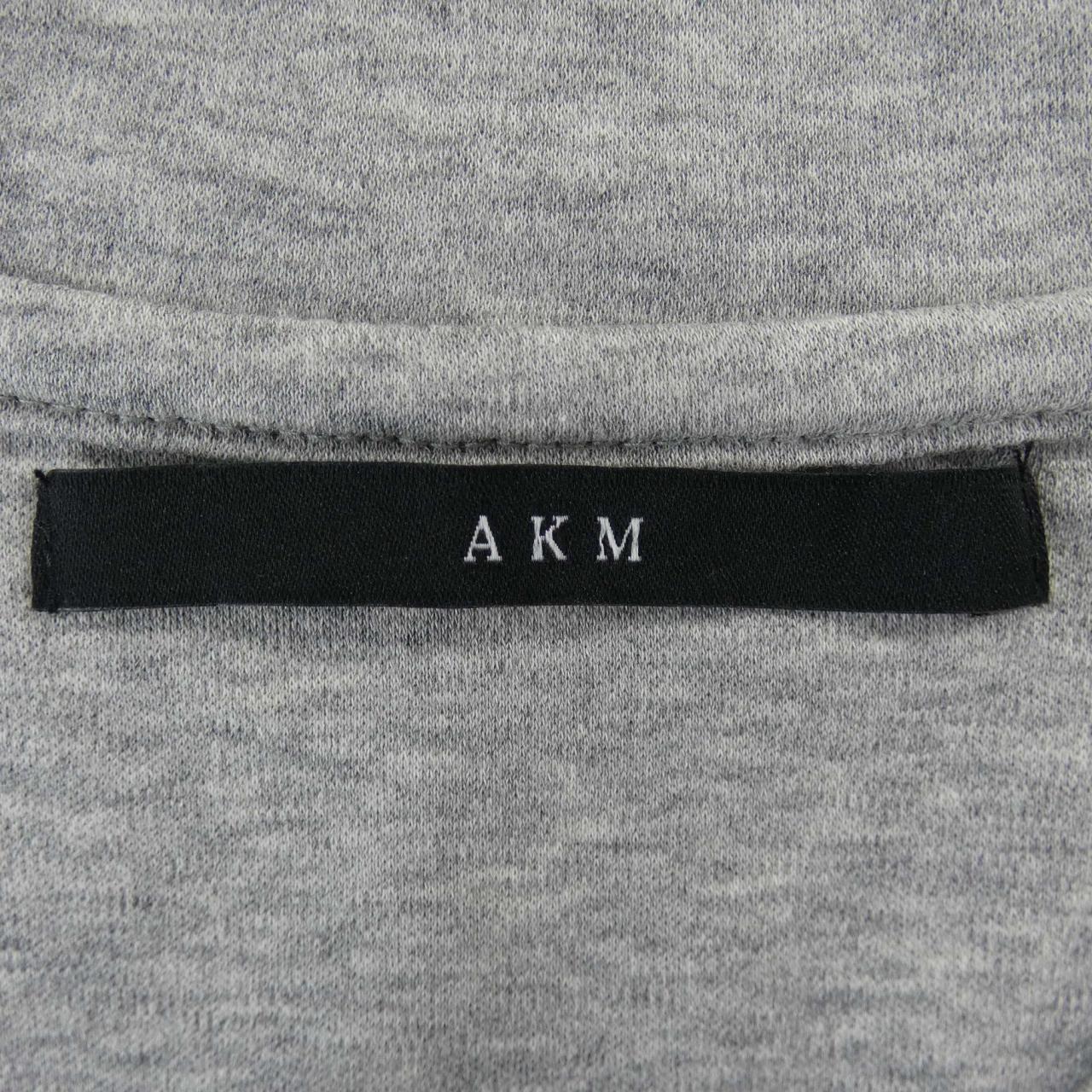 エイケイエム AKM T213 トップス
