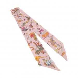 サルヴァトーレフェラガモ スカーフ