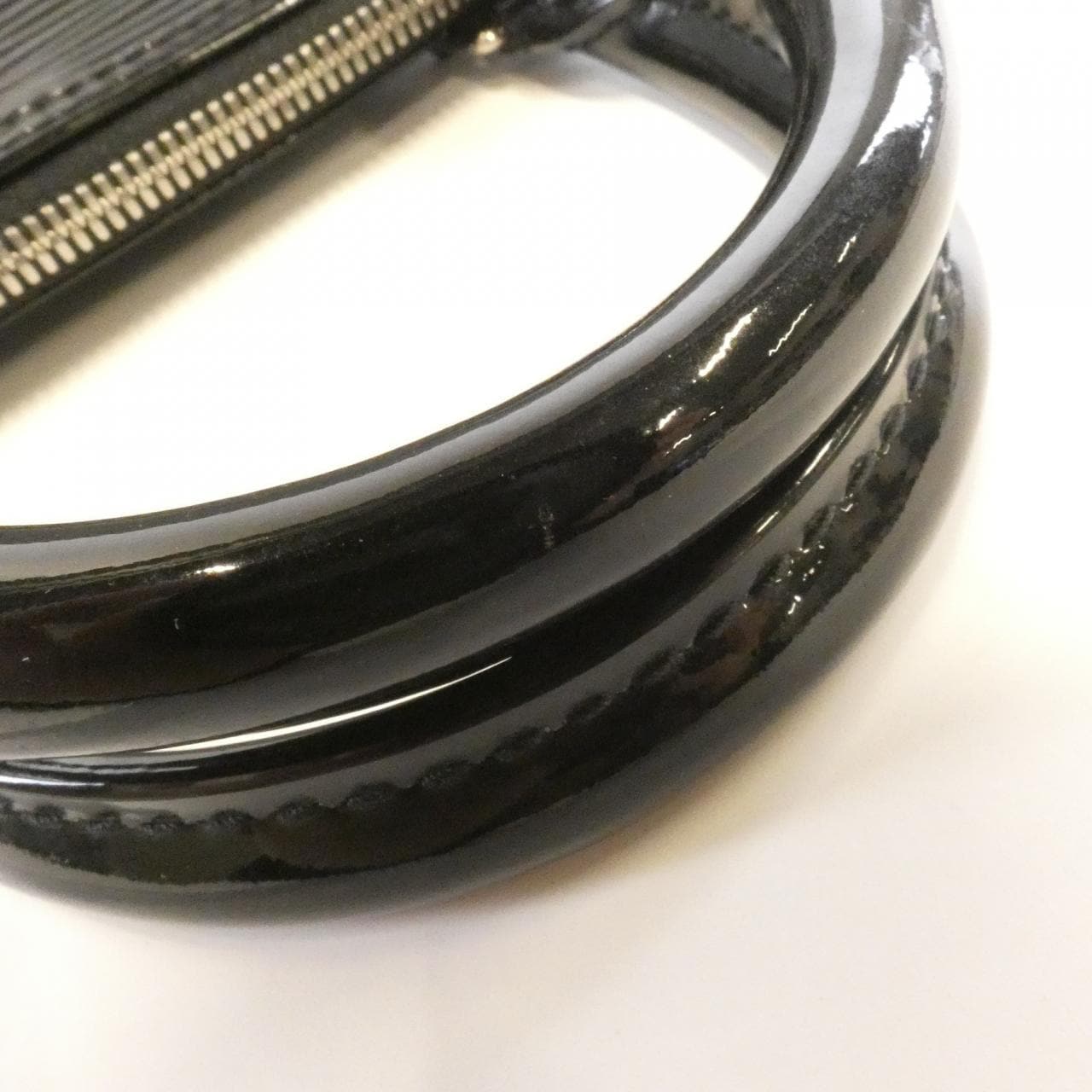 ルイヴィトン エピ エレクトリック アルマ PM M4032N バッグ