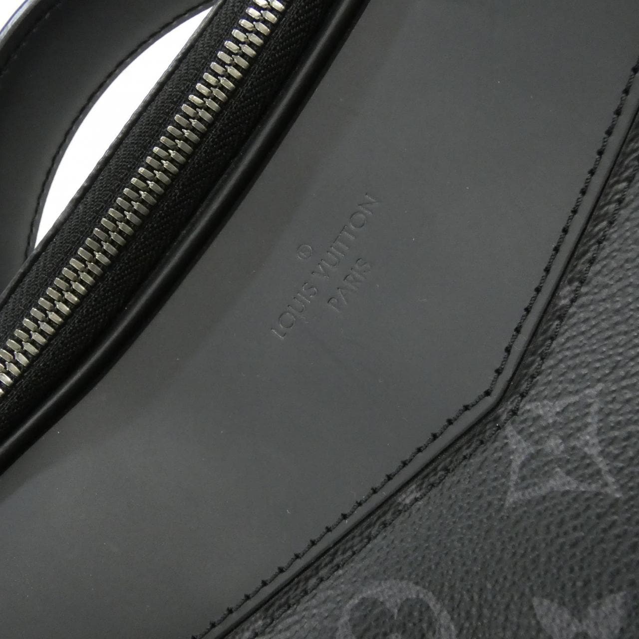 ルイヴィトン モノグラム エクリプス バムバッグ M42906 ショルダーバッグ