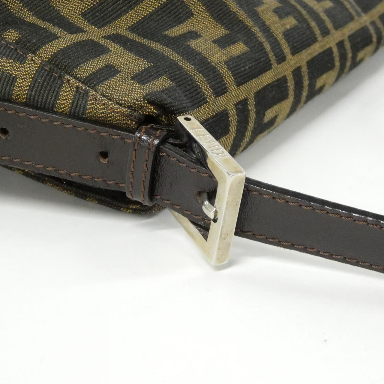 【ヴィンテージ】フェンディ マンマ バゲット 26325 ショルダーバッグ