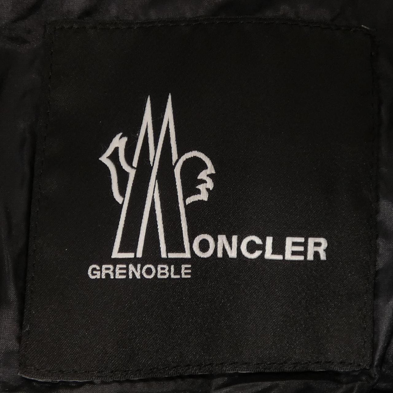 モンクレールグルノーブル MONCLER GRENOBLE 20978402450 ダウンジャケット