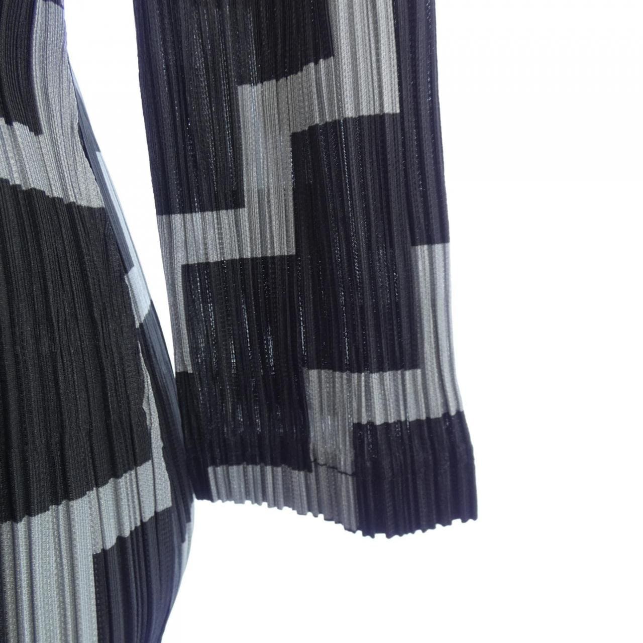 プリーツプリーズ PLEATS PLEASE 2017 幾何学 PP71-JT643 7571115 トップス