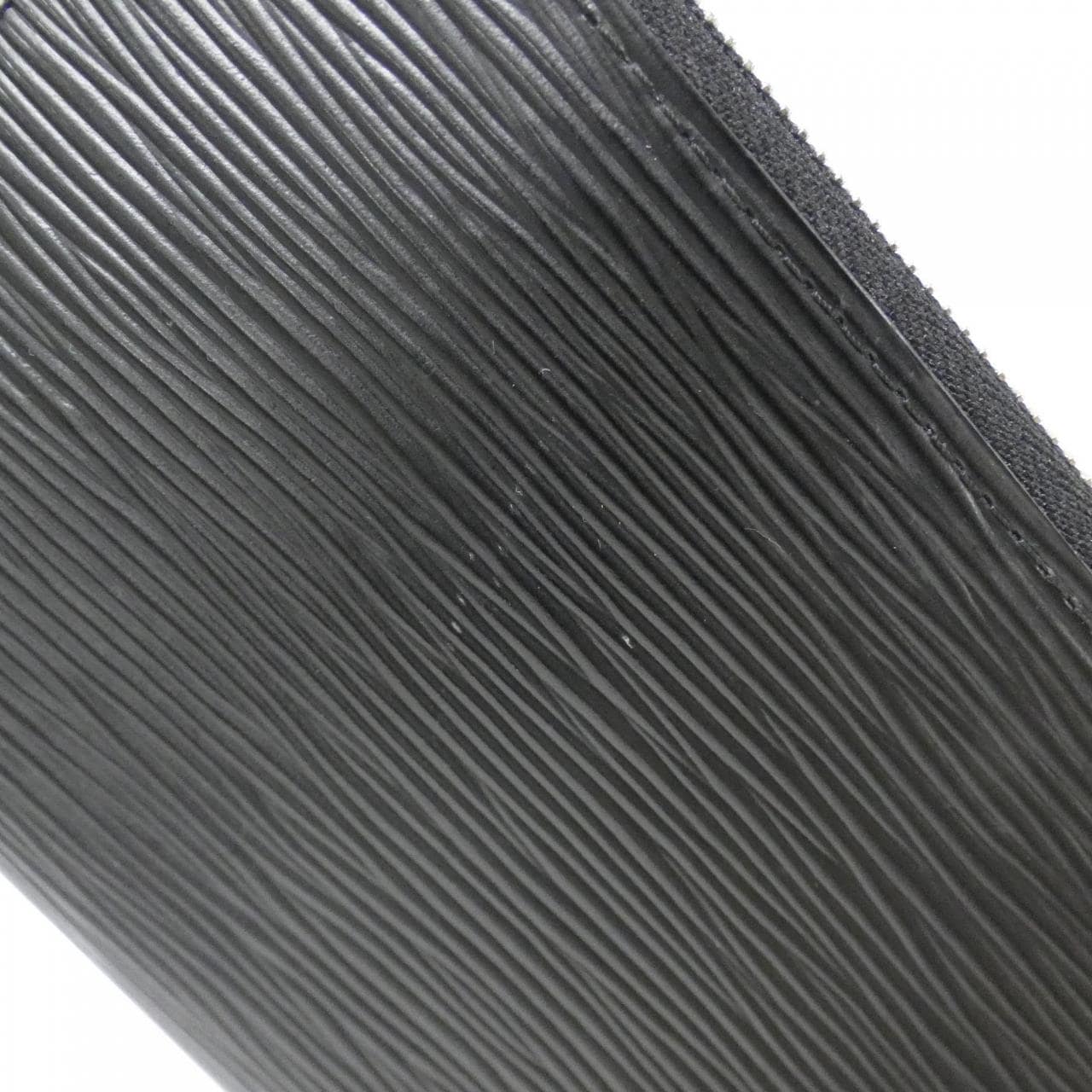 ルイヴィトン エピ ジッピー ウォレット M61857 財布