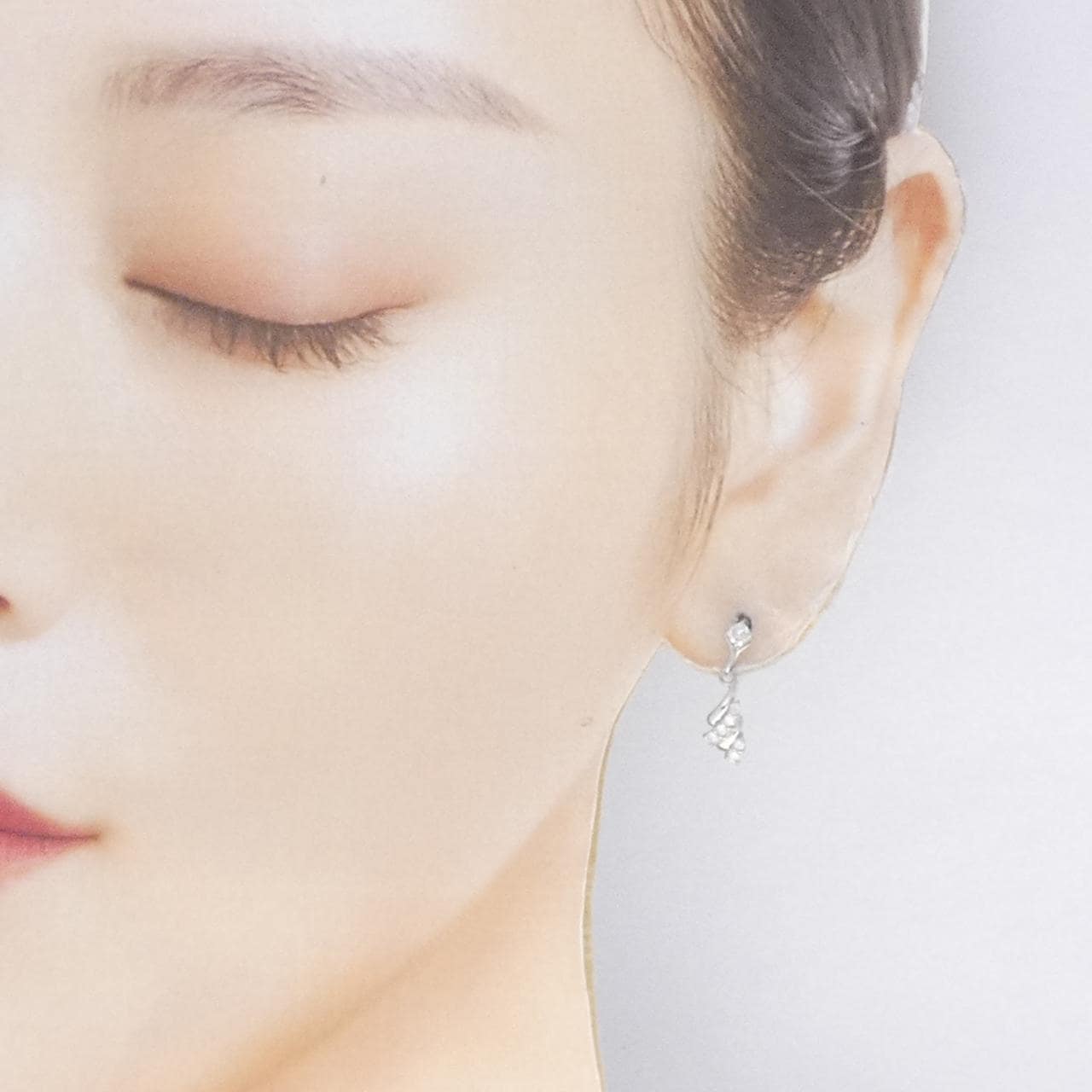 PT900钻石耳环 0.30 克拉