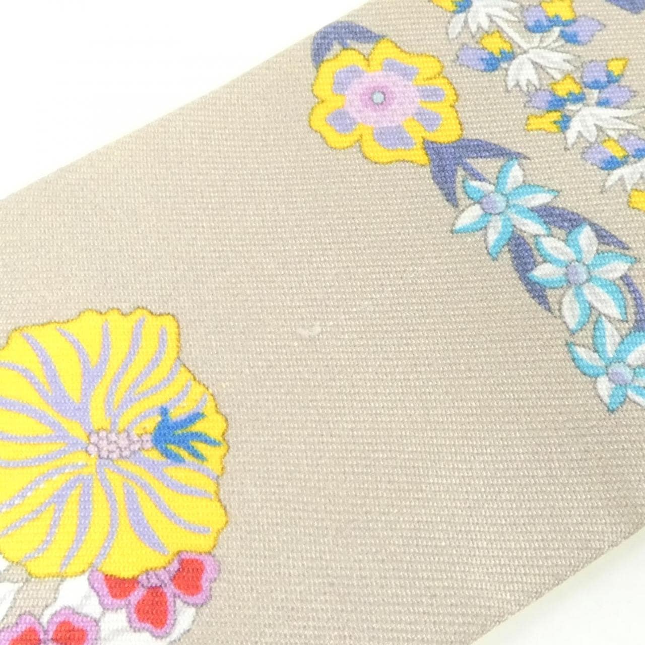 エルメス BRIDES DE GALA FLEURS ツイリー 064220S スカーフ