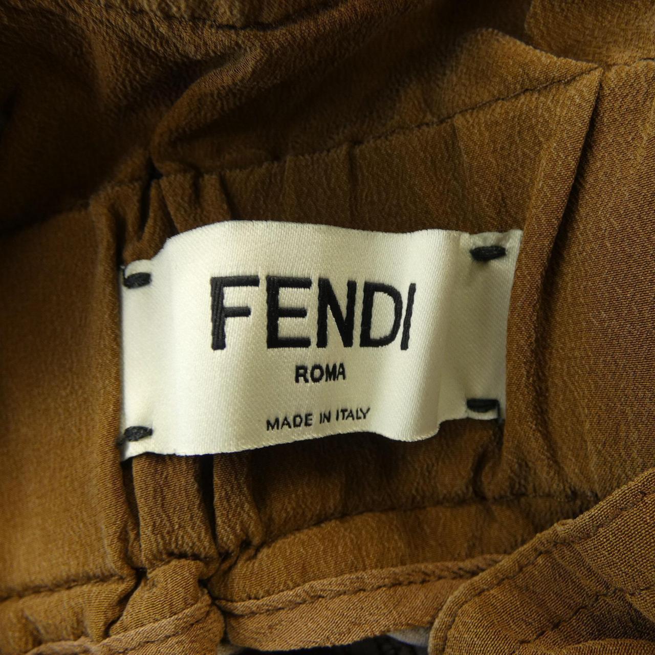 フェンディ FENDI ショートパンツ