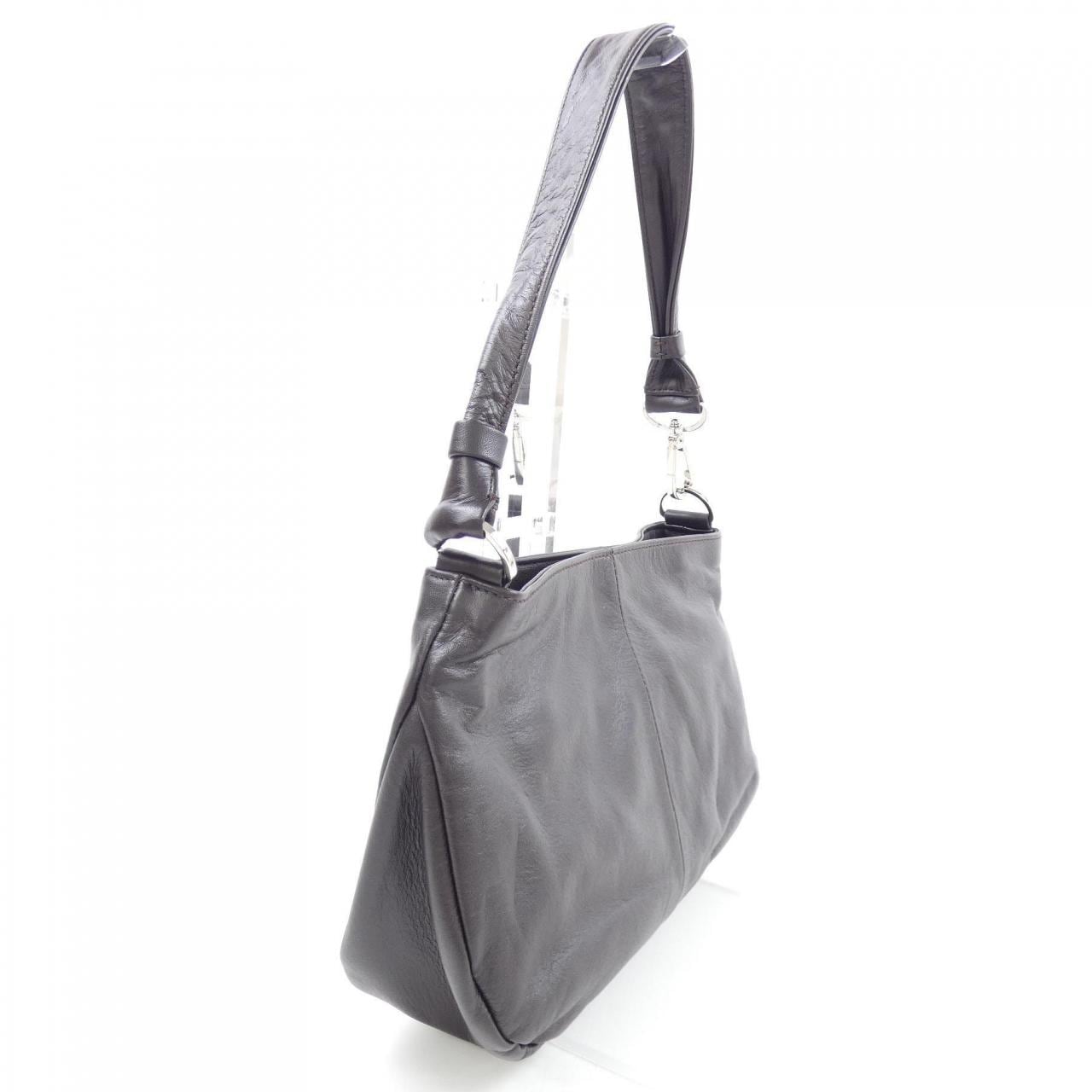 TOUT Y EST BAG