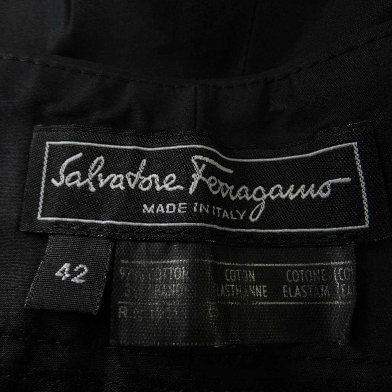 サルヴァトーレフェラガモ SALVATORE FERRAGAMO パンツ