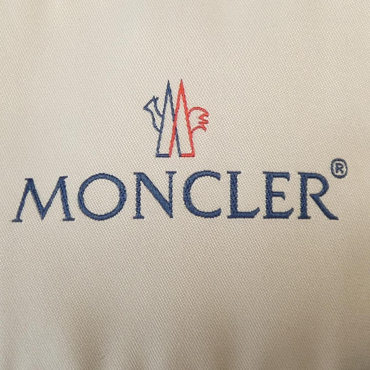 モンクレール MONCLER ダウンジャケット