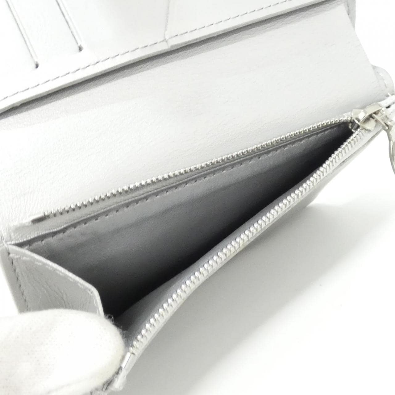 LOUIS VUITTON异域皮革LV竖版钱包短款N89118