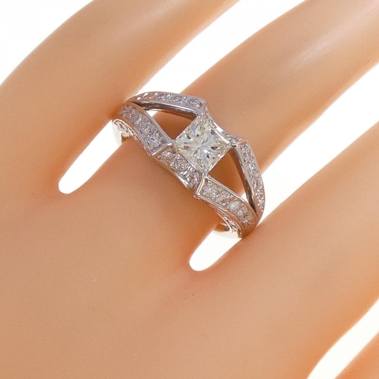 PT900 ダイヤモンド リング 0.733CT