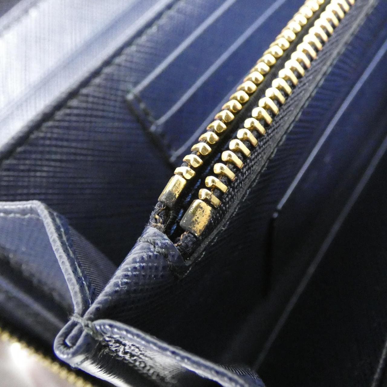 サルヴァトーレフェラガモ 22 C701 財布